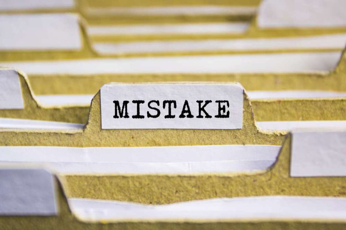 A folder file with the word mistake for its label